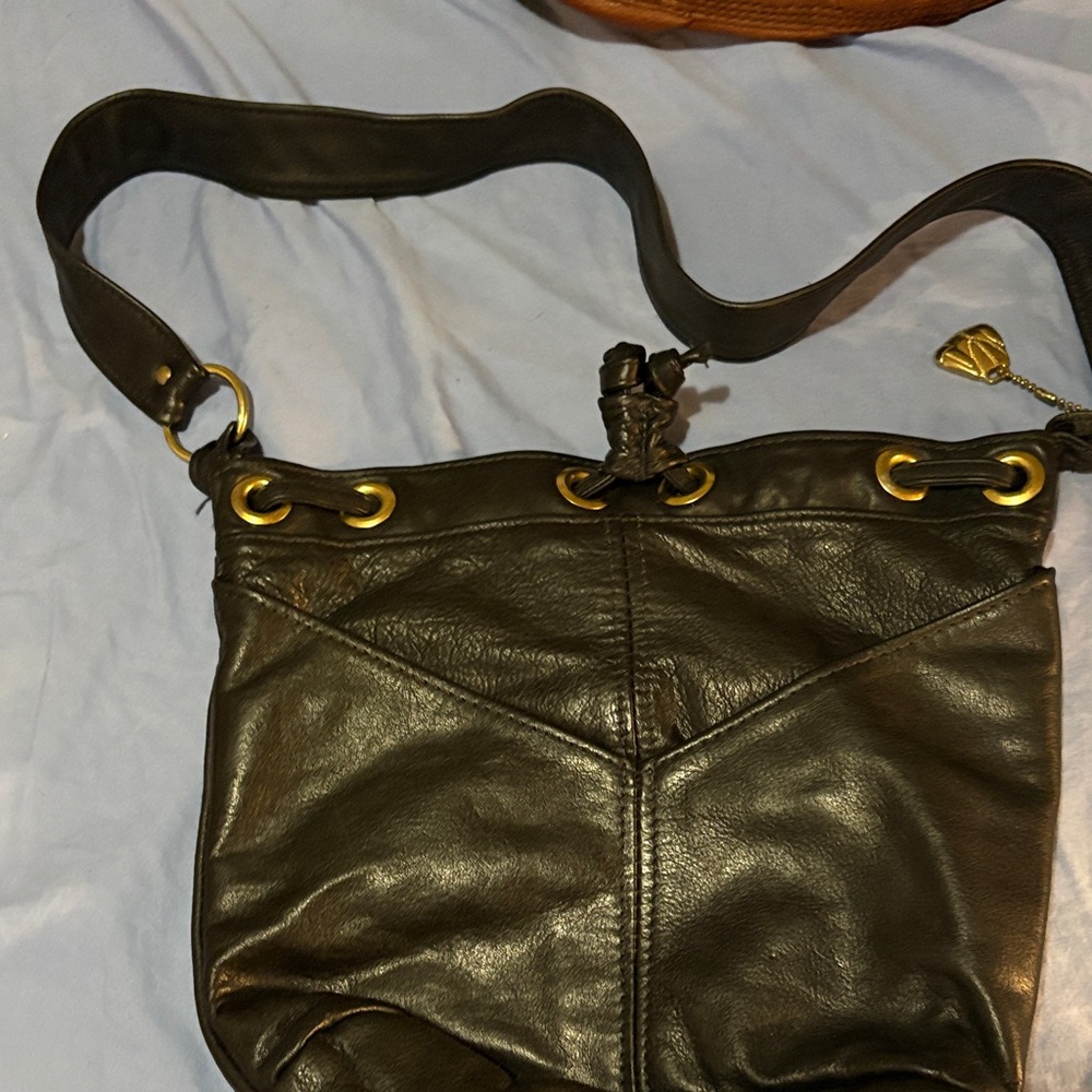 Elegant Victorian Black Leather Shoulder Bag